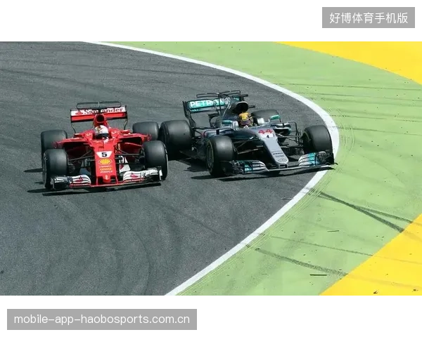 F1新加坡大奖赛夜战：汉密尔顿冲击维特尔！拉塞尔的卫冕之路开启
